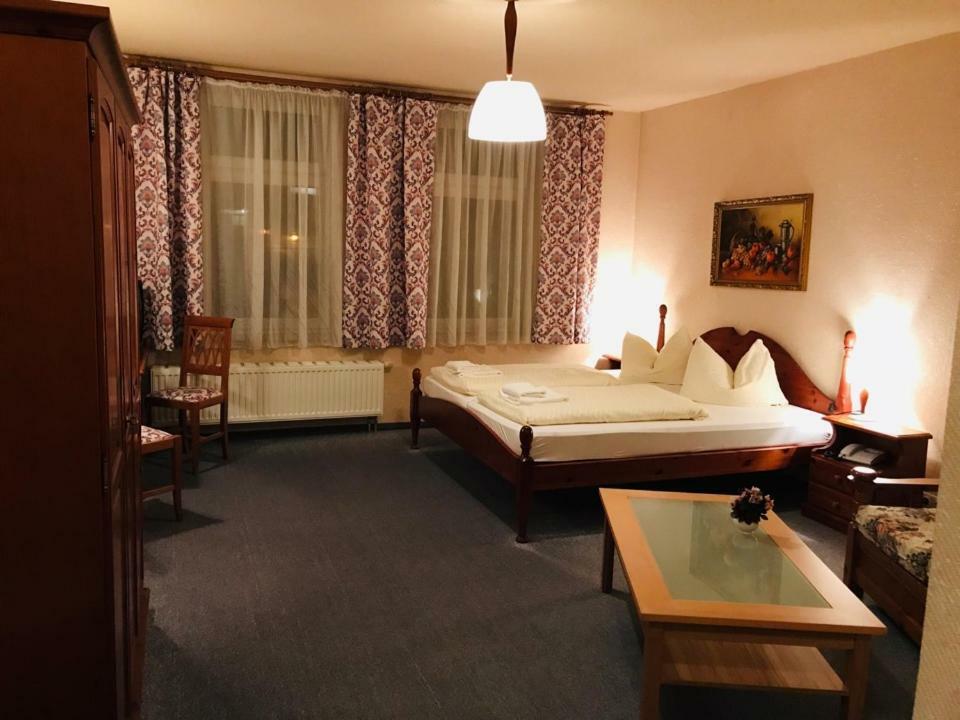 Haus Schlematal Hotel Und Restaurant バート・シュレーマ エクステリア 写真